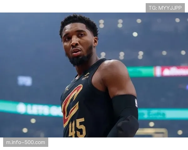 骑士米切尔29.2分表现稳健 与艾伦构筑球队攻防体系